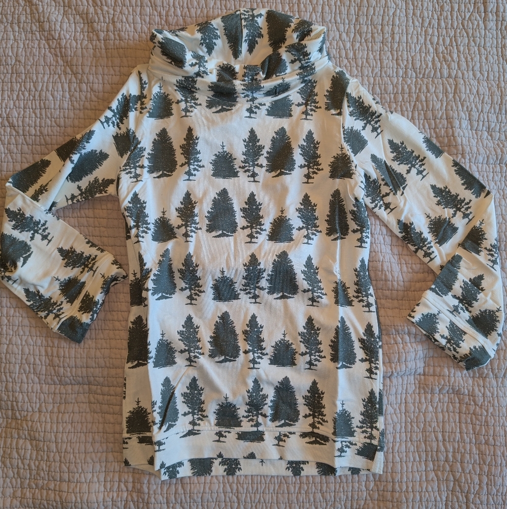 Box#31 Kate Quinn Long Sleeve Folded Collar Tee
